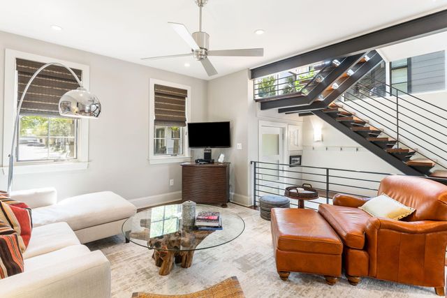 19 Brewster Court, Charleston, SC 29403