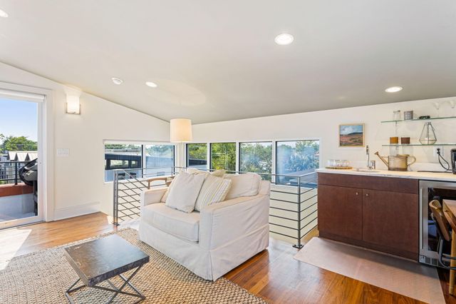 19 Brewster Court, Charleston, SC 29403