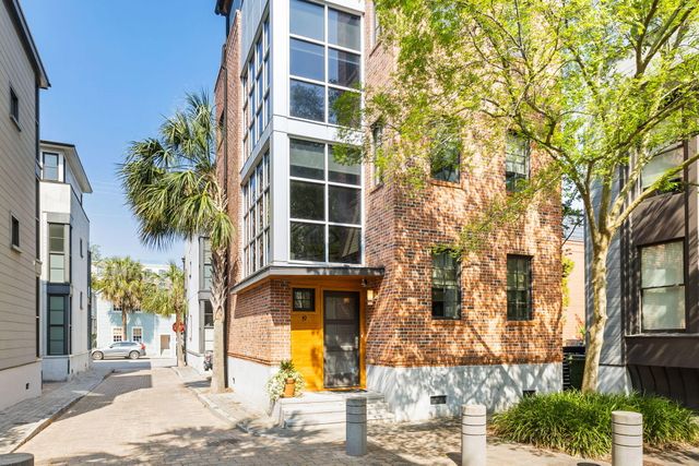 19 Brewster Court, Charleston, SC 29403