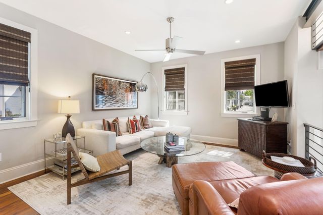 19 Brewster Court, Charleston, SC 29403