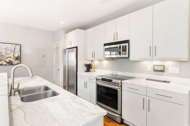 19 Brewster Court, Charleston, SC 29403