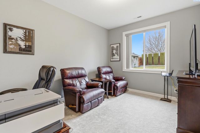 5313 W Wernett Rd, Pasco, WA 99301