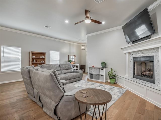 10808 NW 28th Terrace, Yukon, OK 73099