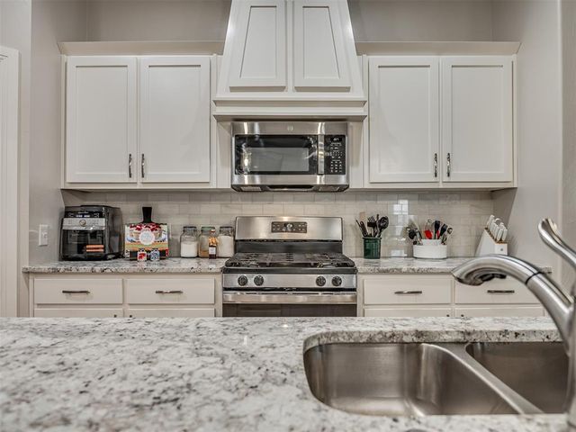 10808 NW 28th Terrace, Yukon, OK 73099