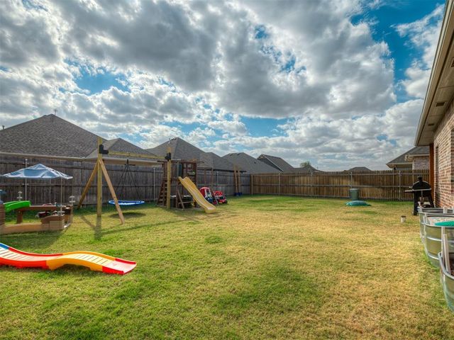 10808 NW 28th Terrace, Yukon, OK 73099