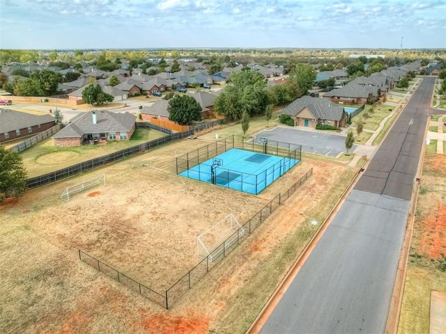 10808 NW 28th Terrace, Yukon, OK 73099