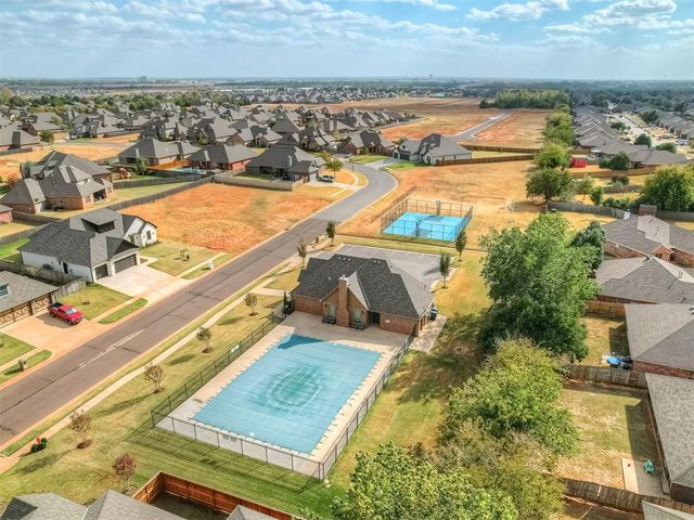 10808 NW 28th Terrace, Yukon, OK 73099