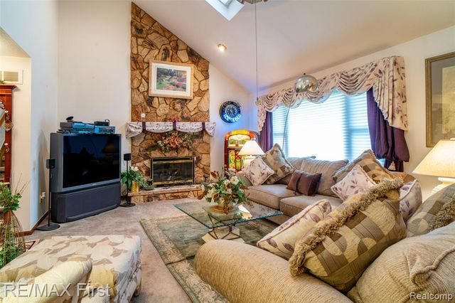 47799 Farmbrook Court, Chesterfield, MI 48051