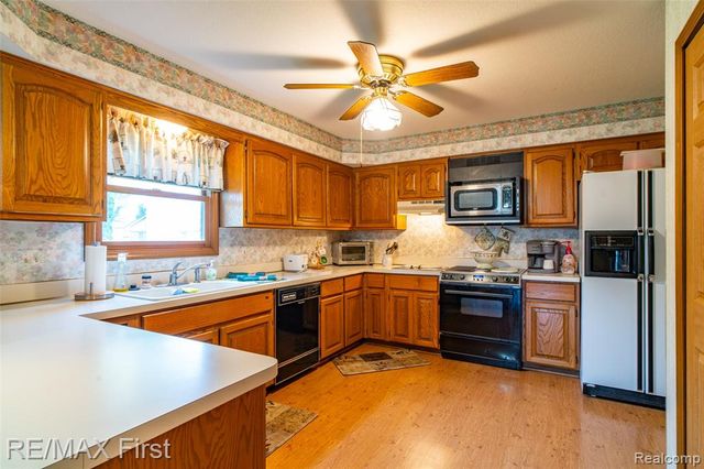 47799 Farmbrook Court, Chesterfield, MI 48051