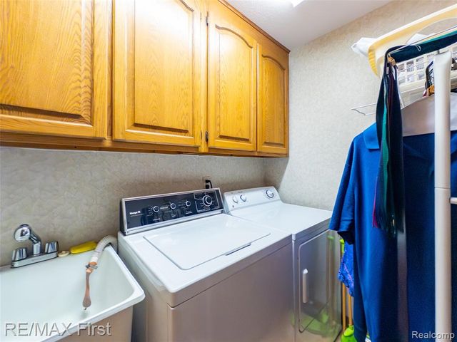 47799 Farmbrook Court, Chesterfield, MI 48051