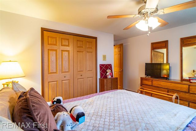 47799 Farmbrook Court, Chesterfield, MI 48051