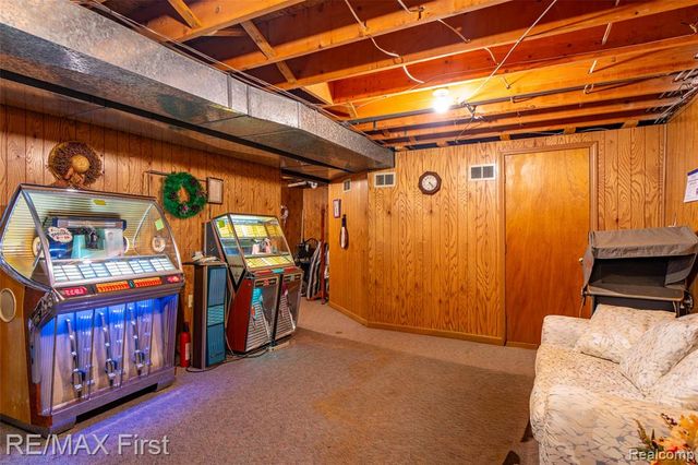47799 Farmbrook Court, Chesterfield, MI 48051
