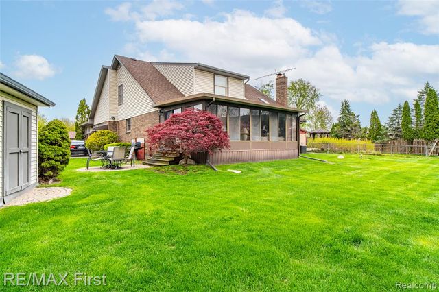 47799 Farmbrook Court, Chesterfield, MI 48051