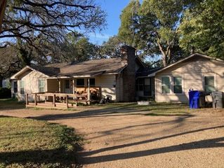 3900 N 27th Street, Waco, TX 76708