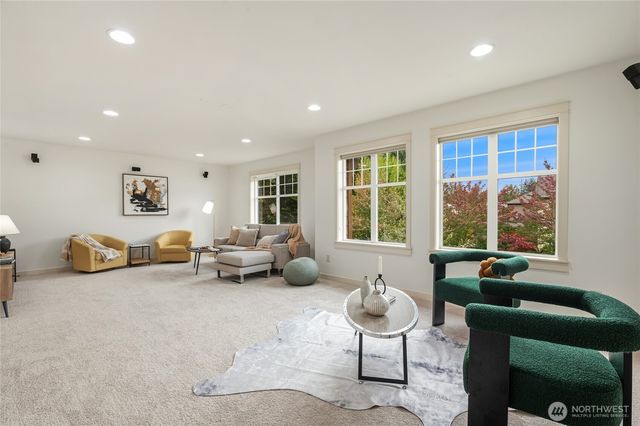 10711 Elliston Way NE, Redmond, WA 98053
