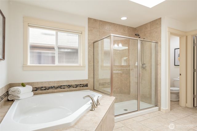 10711 Elliston Way NE, Redmond, WA 98053