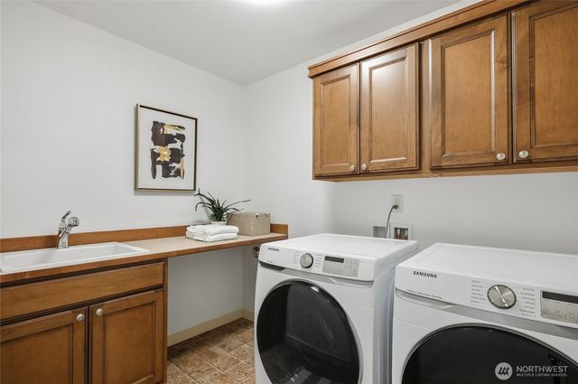 10711 Elliston Way NE, Redmond, WA 98053