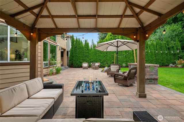 10711 Elliston Way NE, Redmond, WA 98053