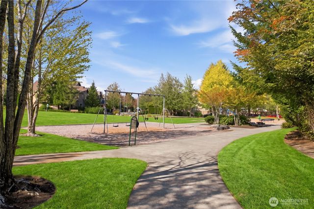 10711 Elliston Way NE, Redmond, WA 98053