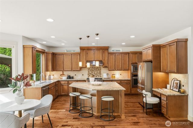 10711 Elliston Way NE, Redmond, WA 98053