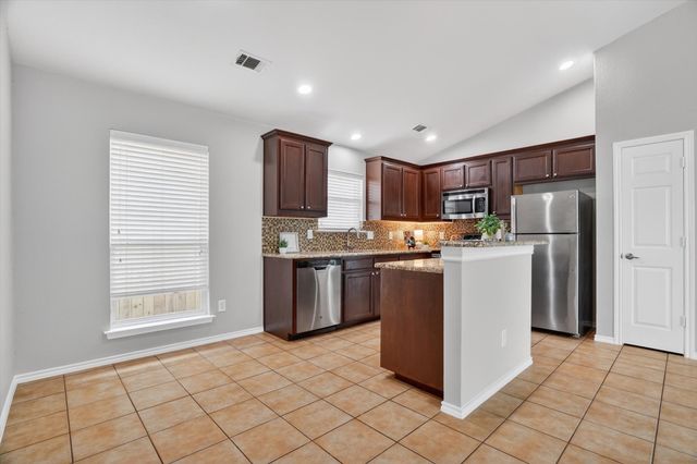6520 Geneva Lane, Fort Worth, TX 76131