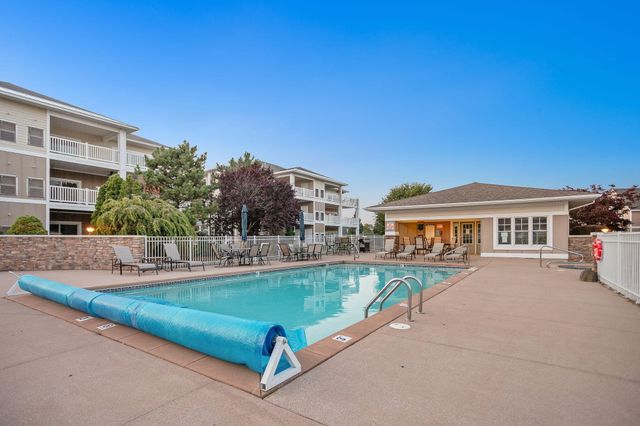 930 W Savidge Street 20, Spring Lake, MI 49456