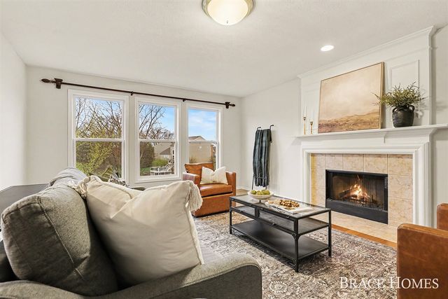 2511 Black Horse Drive, Grand Rapids, MI 49505