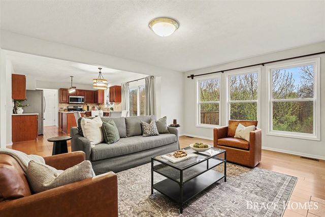 2511 Black Horse Drive, Grand Rapids, MI 49505