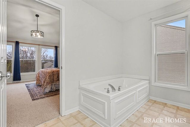 2511 Black Horse Drive, Grand Rapids, MI 49505