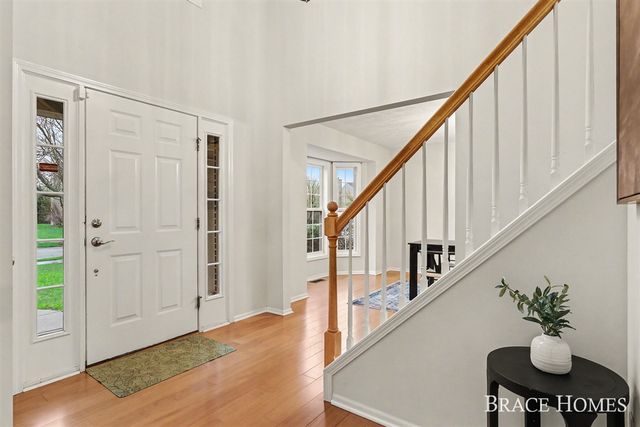 2511 Black Horse Drive, Grand Rapids, MI 49505