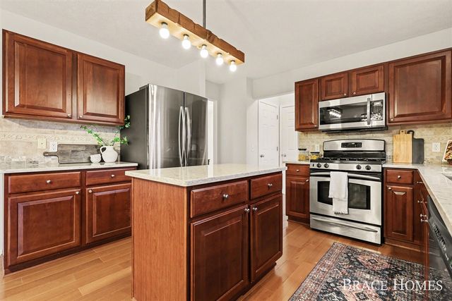 2511 Black Horse Drive, Grand Rapids, MI 49505