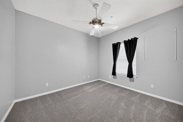 822 Sentinel Oaks, Pinehurst, TX 77362
