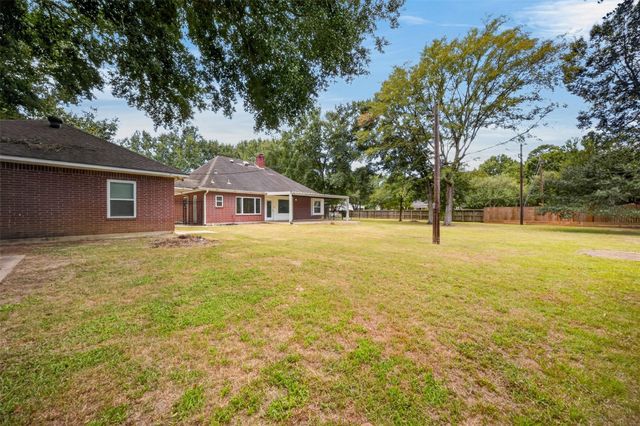822 Sentinel Oaks, Pinehurst, TX 77362
