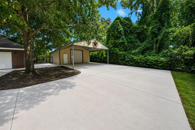 822 Sentinel Oaks, Pinehurst, TX 77362