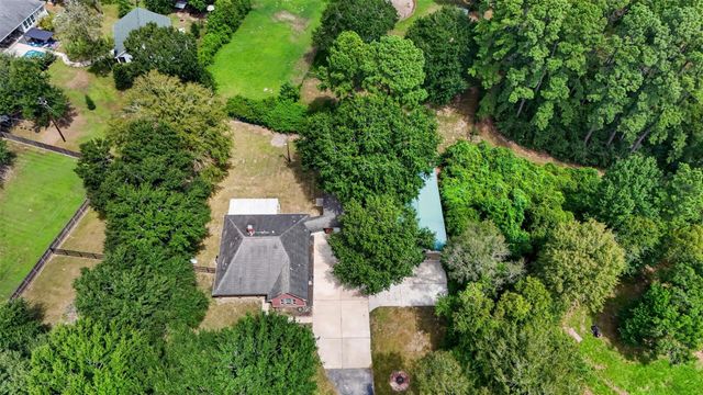 822 Sentinel Oaks, Pinehurst, TX 77362