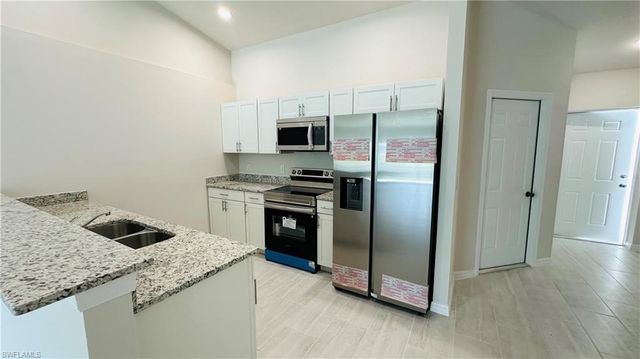 607 SE 7th ST, Cape Coral, FL 33990