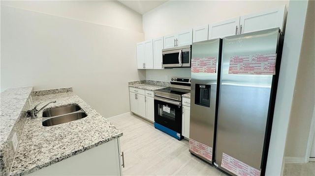 607 SE 7th ST, Cape Coral, FL 33990