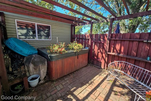 5118 Fredrick Drive, Sterling Heights, MI 48310