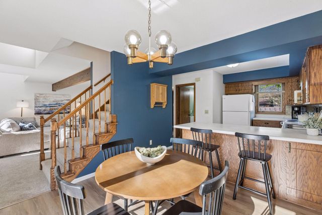 434 E 11th Street J, New Richmond, WI 54017
