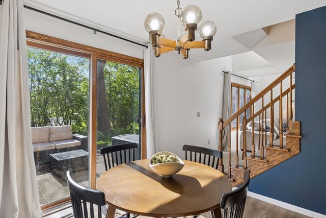 434 E 11th Street J, New Richmond, WI 54017