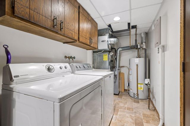 434 E 11th Street J, New Richmond, WI 54017