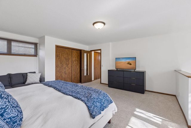 434 E 11th Street J, New Richmond, WI 54017