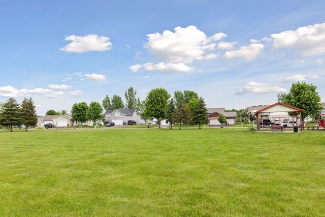 434 E 11th Street J, New Richmond, WI 54017