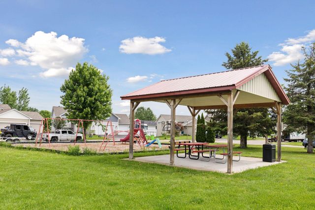 434 E 11th Street J, New Richmond, WI 54017