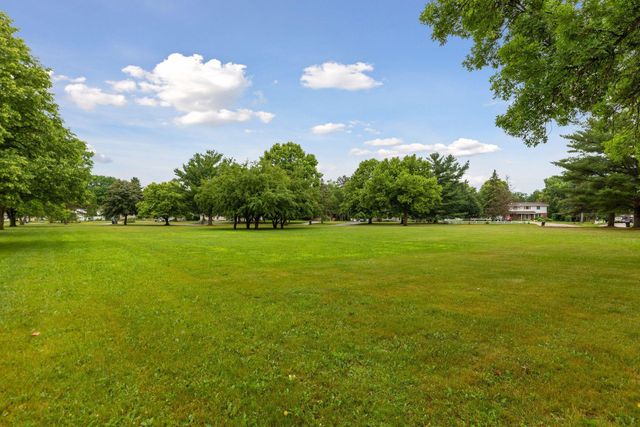 434 E 11th Street J, New Richmond, WI 54017