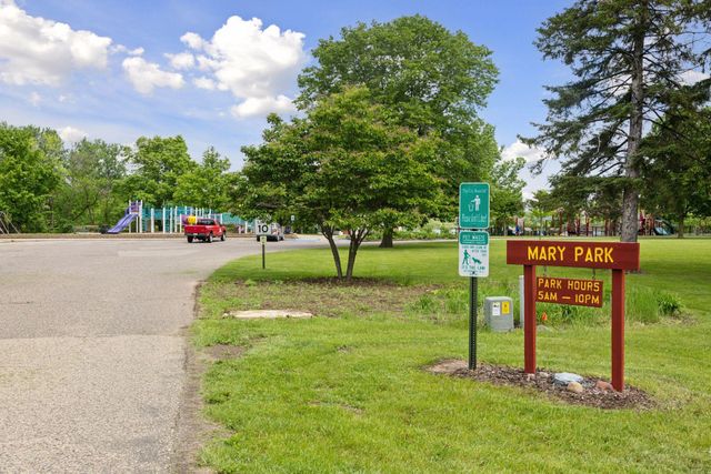 434 E 11th Street J, New Richmond, WI 54017