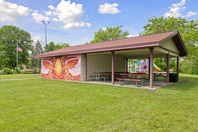434 E 11th Street J, New Richmond, WI 54017