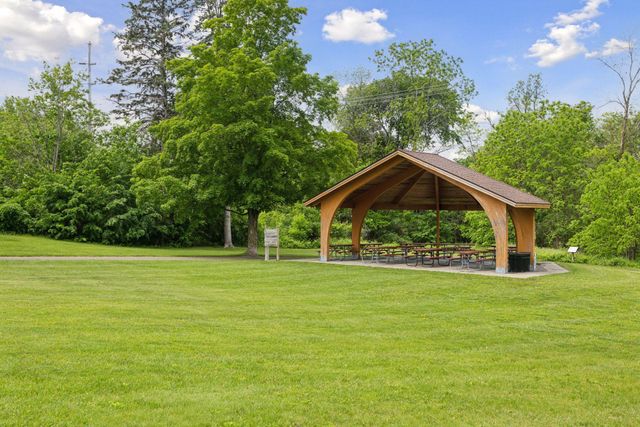434 E 11th Street J, New Richmond, WI 54017