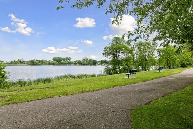 434 E 11th Street J, New Richmond, WI 54017