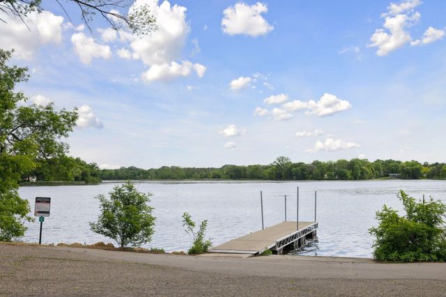 434 E 11th Street J, New Richmond, WI 54017